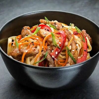 Удон со свининой пад-тай в Пицца Хаб по цене 495 ₽