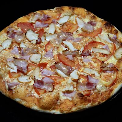 Пицца Монтанара в ЛукоСу по цене 995 ₽