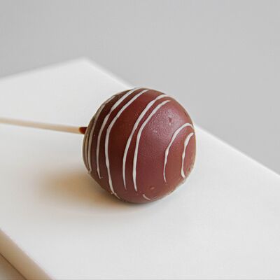 Кейк-попс в молочном шоколаде в Sovka Coffee по цене 190 ₽