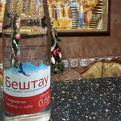 Натуральная вода Бештау в Нефертити по цене 162 ₽