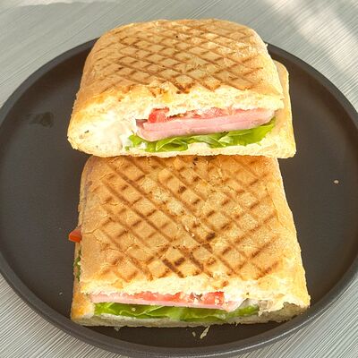 Панини с ветчиной и сыром в SunSet по цене 490 ₽