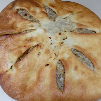 Пирог с мясом в Кулинария уплетайка по цене 156 ₽