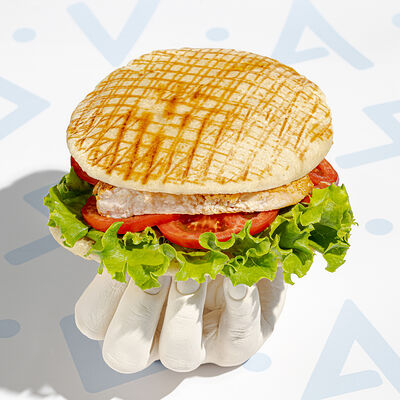 Пита с курицей в Vangyros по цене 440 ₽