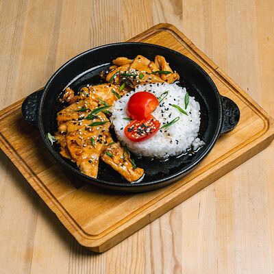 Курица терияки в Фартук по цене 670 ₽