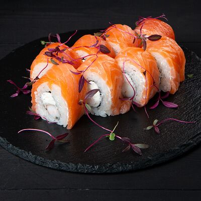 Филадельфия с креветкой в Sushi n roll по цене 1521 ₽