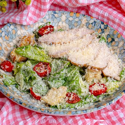 Чезарио с цыпленком в Итальянцы по цене 610 ₽