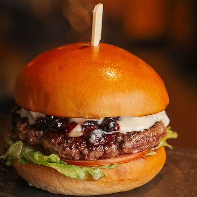 Бургер Клюквенный блю чиз в Ленинградский Экспресс по цене 870 ₽