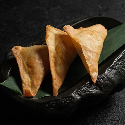 Спринг-ролл с курицей в Hanami по цене 610 ₽