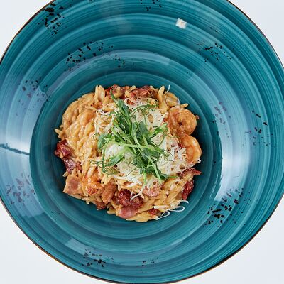 Спагетти с беконом и креветками в Невидалия по цене 860 ₽