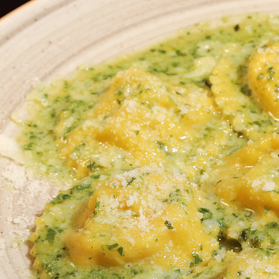 Равиоли креветки с цукини в Pizza Volante по цене 1210 ₽