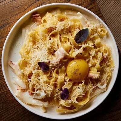 Карбонара с кальмаром и беконом в Forest по цене 950 ₽