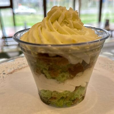 Десерт Фисташковый в Кондитерская Эклер по цене 395 ₽