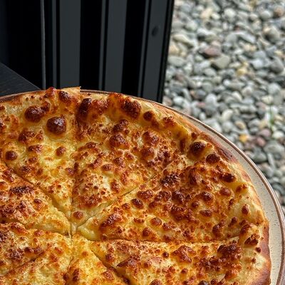 Хачапури по-мегрельски малое в Фабрика хинкали по цене 770 ₽