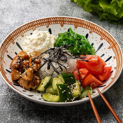 Поке с курочкой терияки в Кухня для друзей по цене 559 ₽