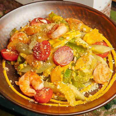 Салат с креветками и соусом мангов Ленинградский Экспресс по цене 790 ₽