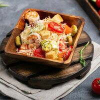 Салат Цезарь с креветкой в Сакура