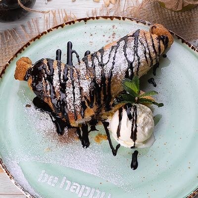 Яблочный штрудель с мороженым в Самер Джем по цене 435 ₽