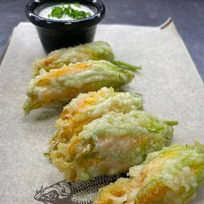 Цветки цукини с крабом в Fish Point по цене 790 ₽