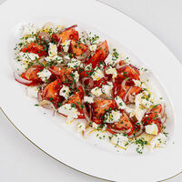 Узбекские томаты с брынзой и луком в Beefzavod