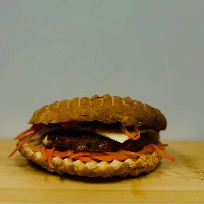 Чикенбургер с куриной котлетой в Та самая шаурма по цене 220 ₽