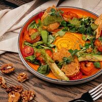 Салат с креветками и авокадо под соусом пестов Hookah time