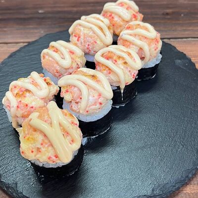 Запеченный лосось в Икра суши по цене 730 ₽