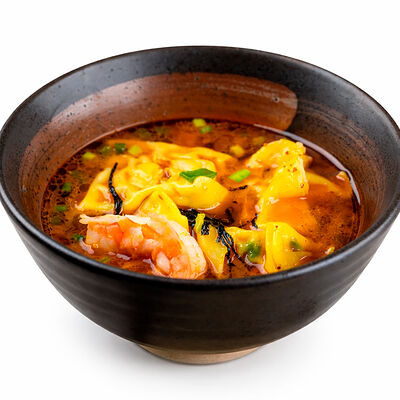 Суп с вонтонами лосось-креветка в Osteria Amici по цене 990 ₽