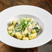 Ньокки с курицей, шпинатом и дорблю в Hookahplace mashuk