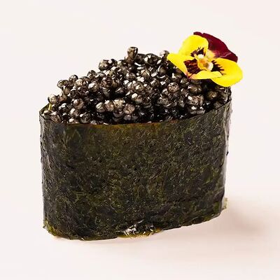 Гункан с черной икрой в Tao Sushi Lab по цене 2300 ₽