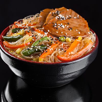 Лапша Рисовая с Тунцом в Otaru по цене 649 ₽