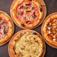 Логотип Cosmo пицца пучча