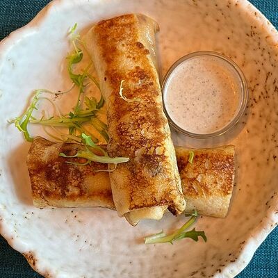 Блины с мясным фаршем и сливочно-грибным соусомв Хуторок на Пушкина по цене 390 ₽