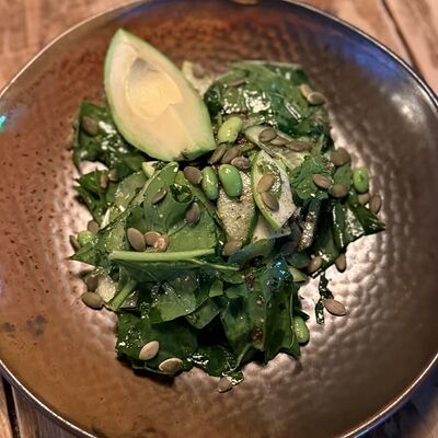 Большой зеленый салат в Billy McDaniel по цене 750 ₽