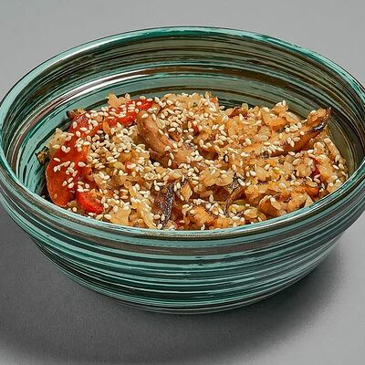 Рис с курицей в Хука Lounge по цене 550 ₽