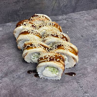 Ролл Филадельфия с угрем в Роллы сумо по цене 999 ₽