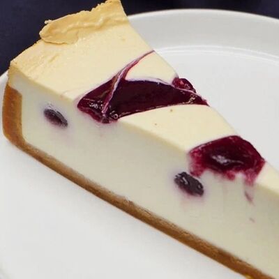 Малиновый чизкейк в Blanche по цене 385 ₽