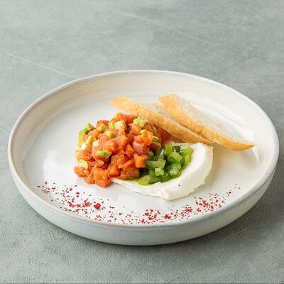 Тартар из форели с малосольным огурцом в МОСТ бистро по цене 750 ₽