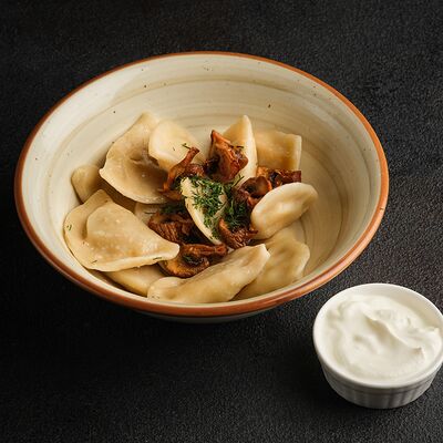 Вареники с картофелем в Де'рибас по цене 580 ₽