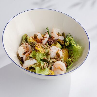 Салат с креветками в Vinch по цене 830 ₽