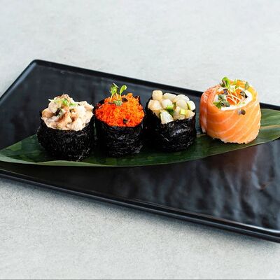 Гункан с икрой тобико в Веранда по цене 160 ₽