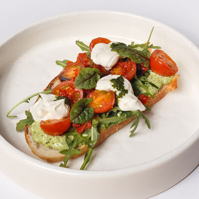 Брускетта с вялеными томатами и трюфельно-сливочной намазкой в Уголь по цене 430 ₽