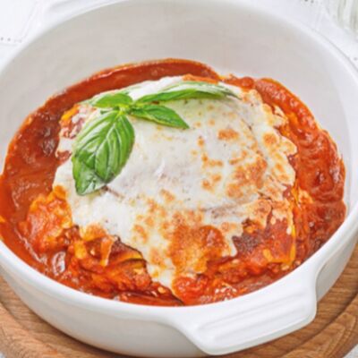 Лазанья в Паста Фэмили по цене 690 ₽