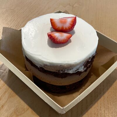 Бенто шоколадныйв S-coffee House по цене 650 ₽