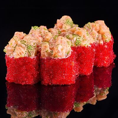 Ролл Лосось тар-тар в Nishiki по цене 1600 ₽