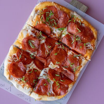 Пицца Пеперони в Pioner по цене 1130 ₽