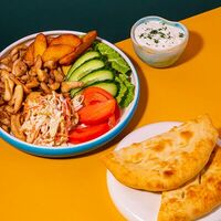 Шаверма на тарелке в Take Eat