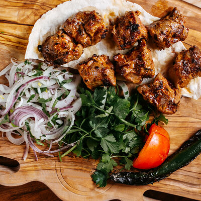 Шашлык из курицы в Вкусно есть по цене 360 ₽