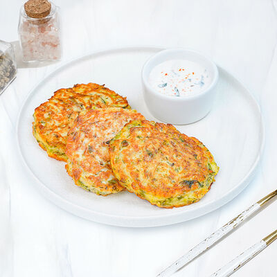 Оладьи цукини с соусом Бейрут в Магбургер №020 по цене 285 ₽