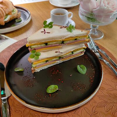 Сэндвич с ветчиной в La Vida loca по цене 280 ₽