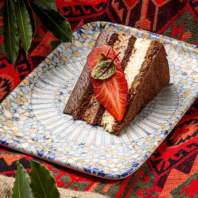 Торт Три шоколада в Хмели & Сунели по цене 650 ₽